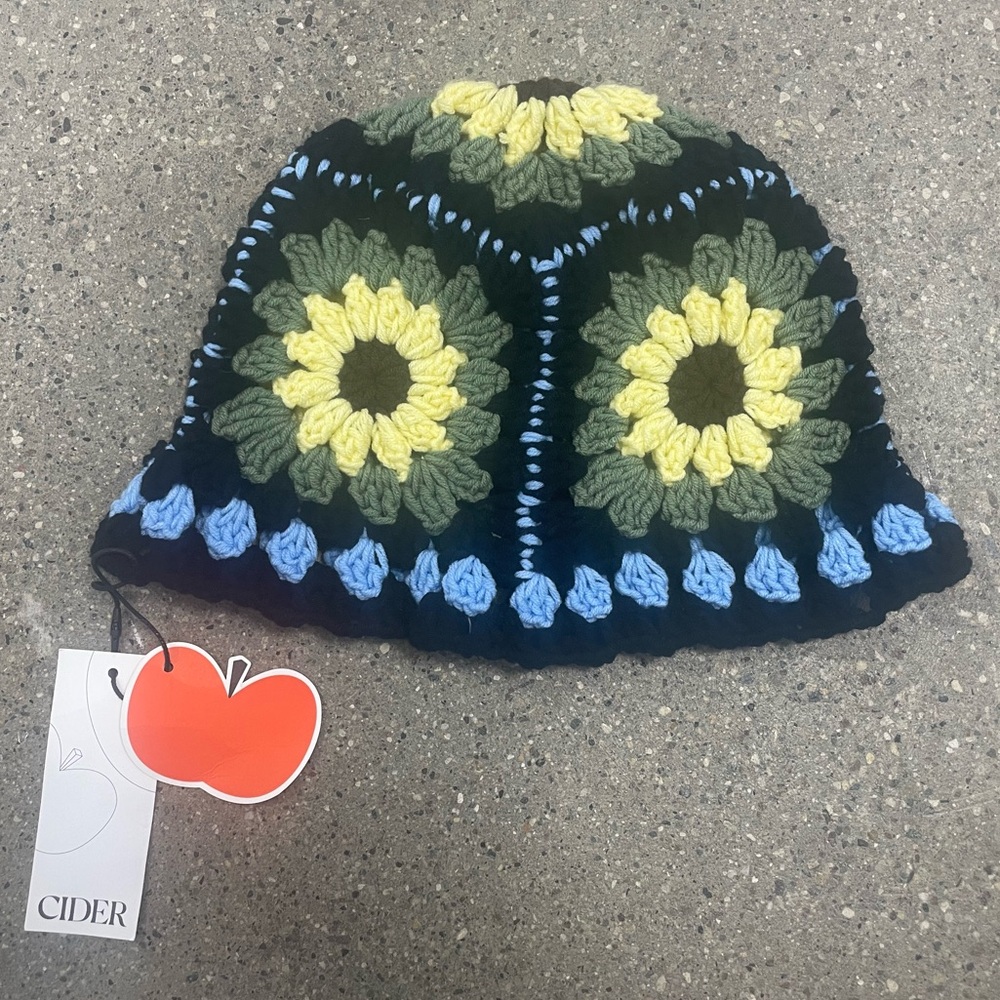 NWT Cider Crochet Sunflower Bucket Hat, stylish cap for looking cute! - Picture 1 of 14